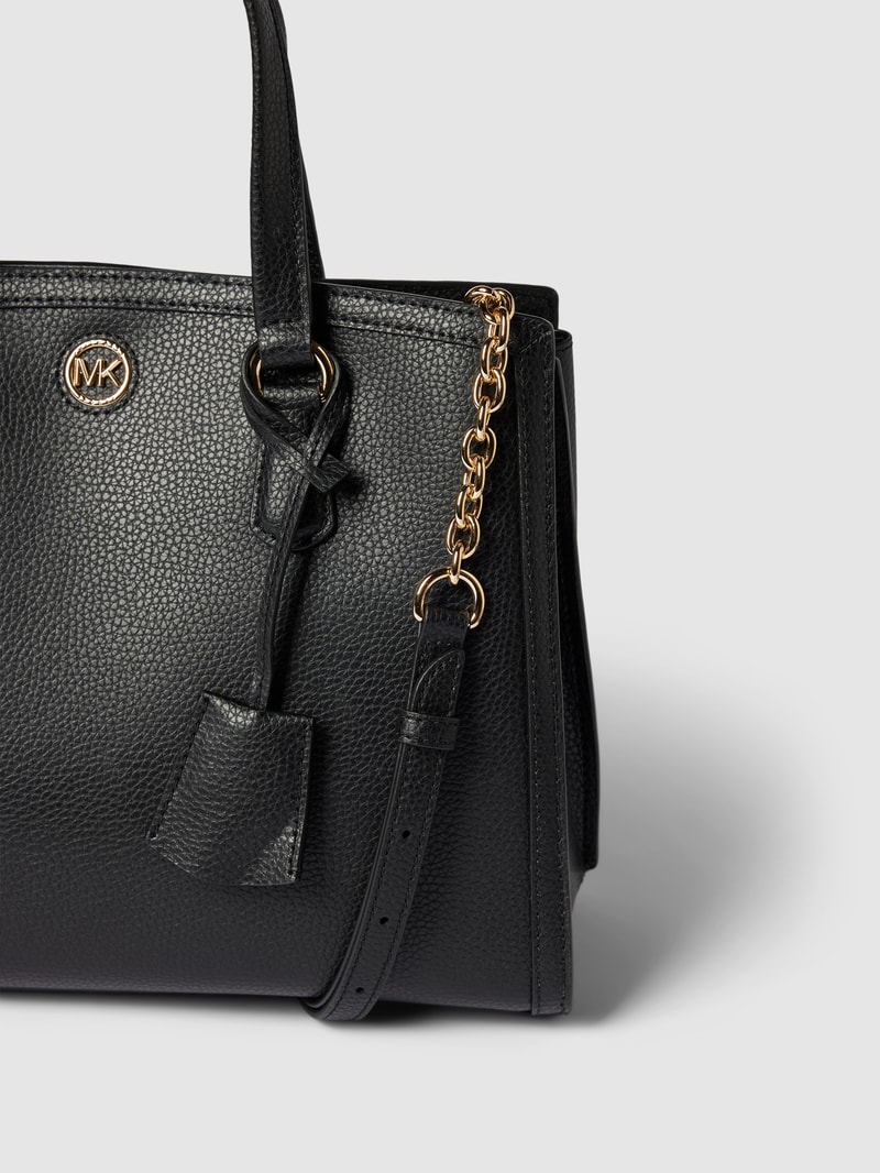 Handtasche aus Leder mit Label-Applikation Modell 'CHANTAL' in schwarz
