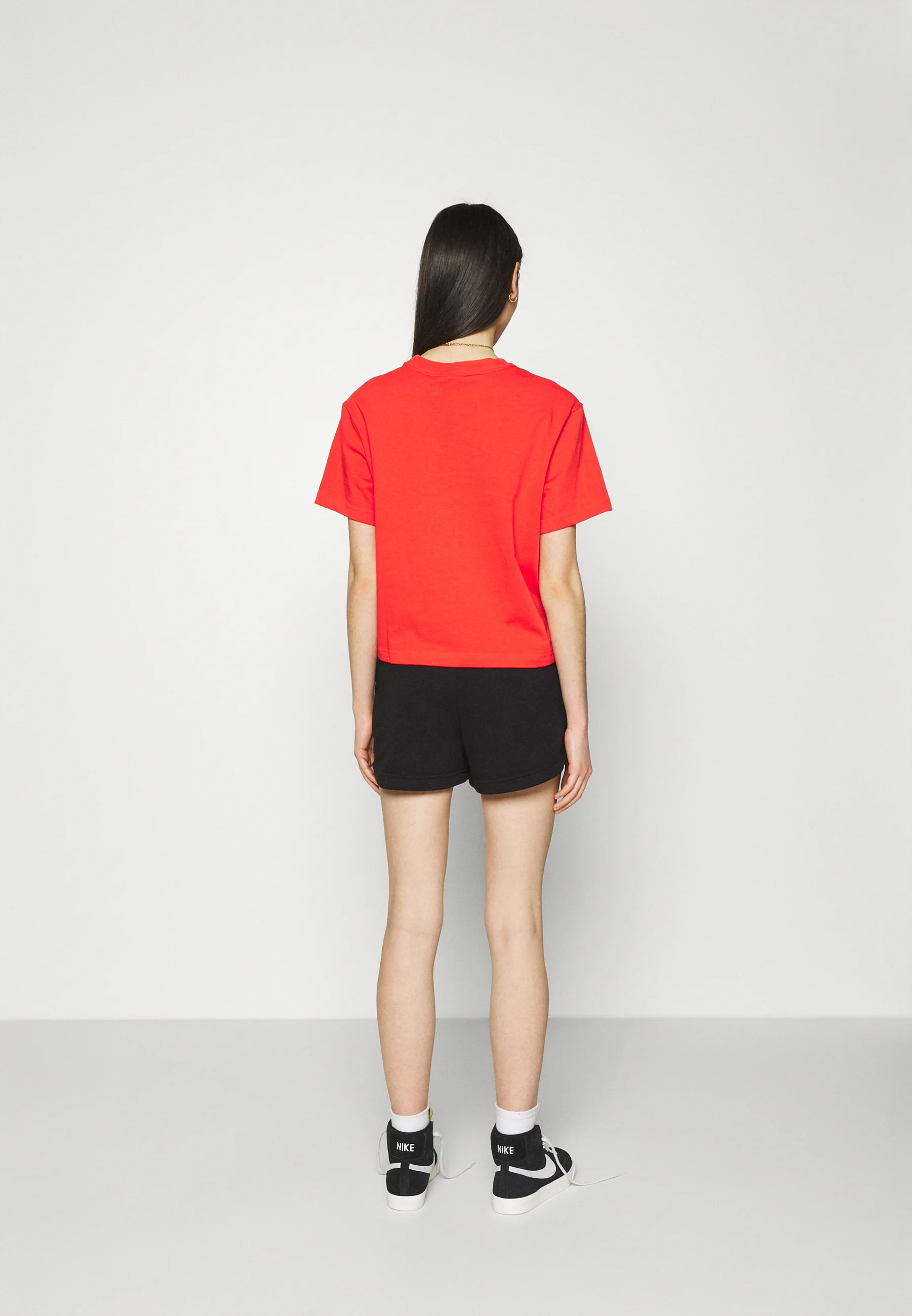 Nike Sportswear W NSW ESSNTL SHORT FT - Pantalones cortos