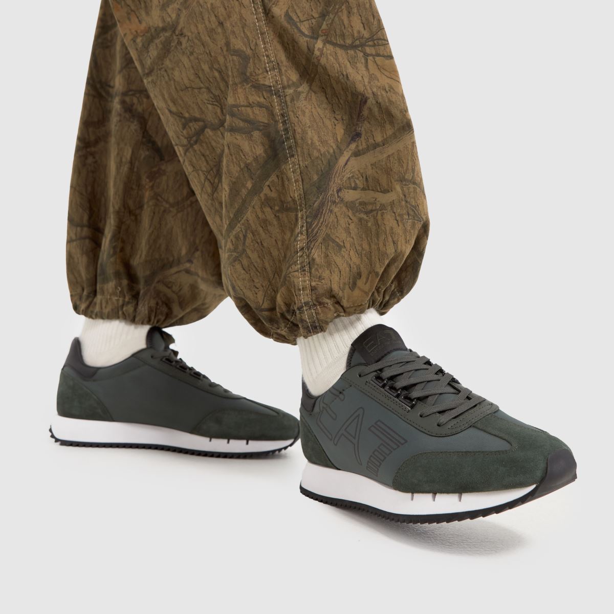 EA7 Emporio Armani – Svarta och gröna vintage-löparskor
