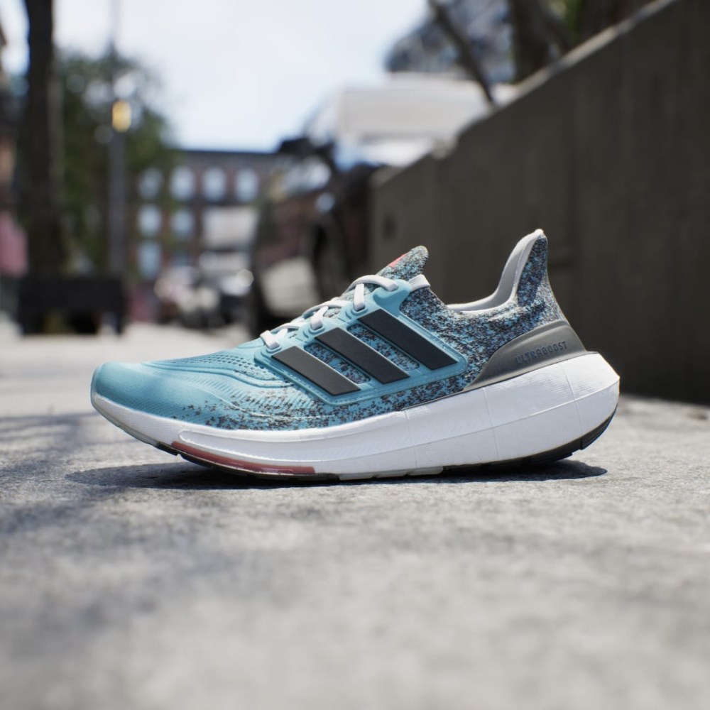 adidas Ultraboost Light IE1694 / blau