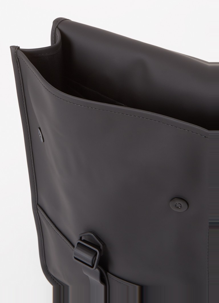 Rucsac Rains Mini W3 cu compartiment pentru laptop de 15 inch și strat hidrofug.