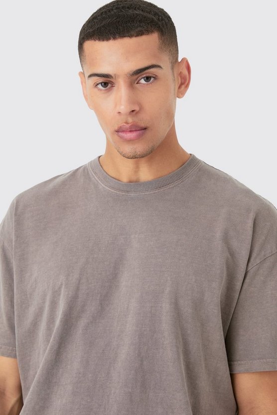 Kastiges Oversize T-Shirt mit rohem Saum und Print