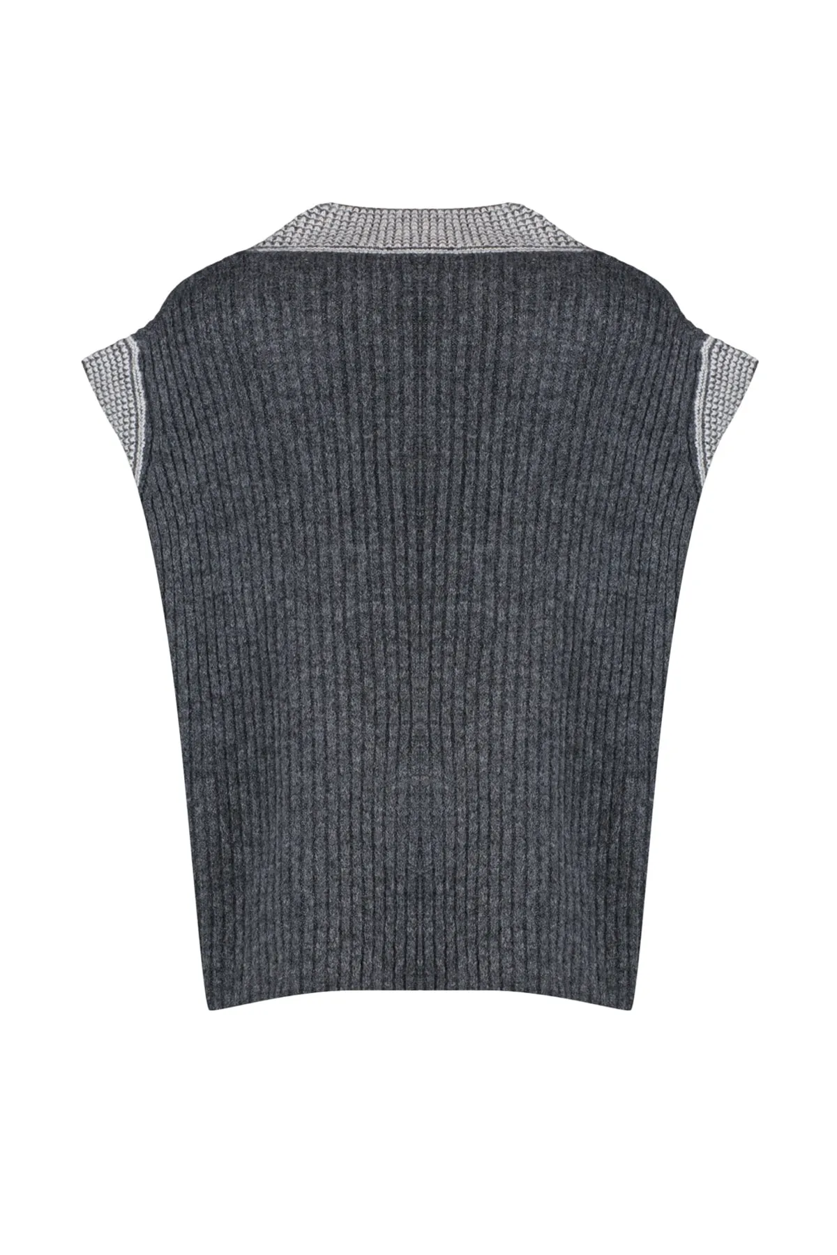 Trendyol Collection  Anthrazitfarbener, weicher, strukturierter Strickpullover im Colour-Block-Design mit weiter Passform TWOAW21BZ0014