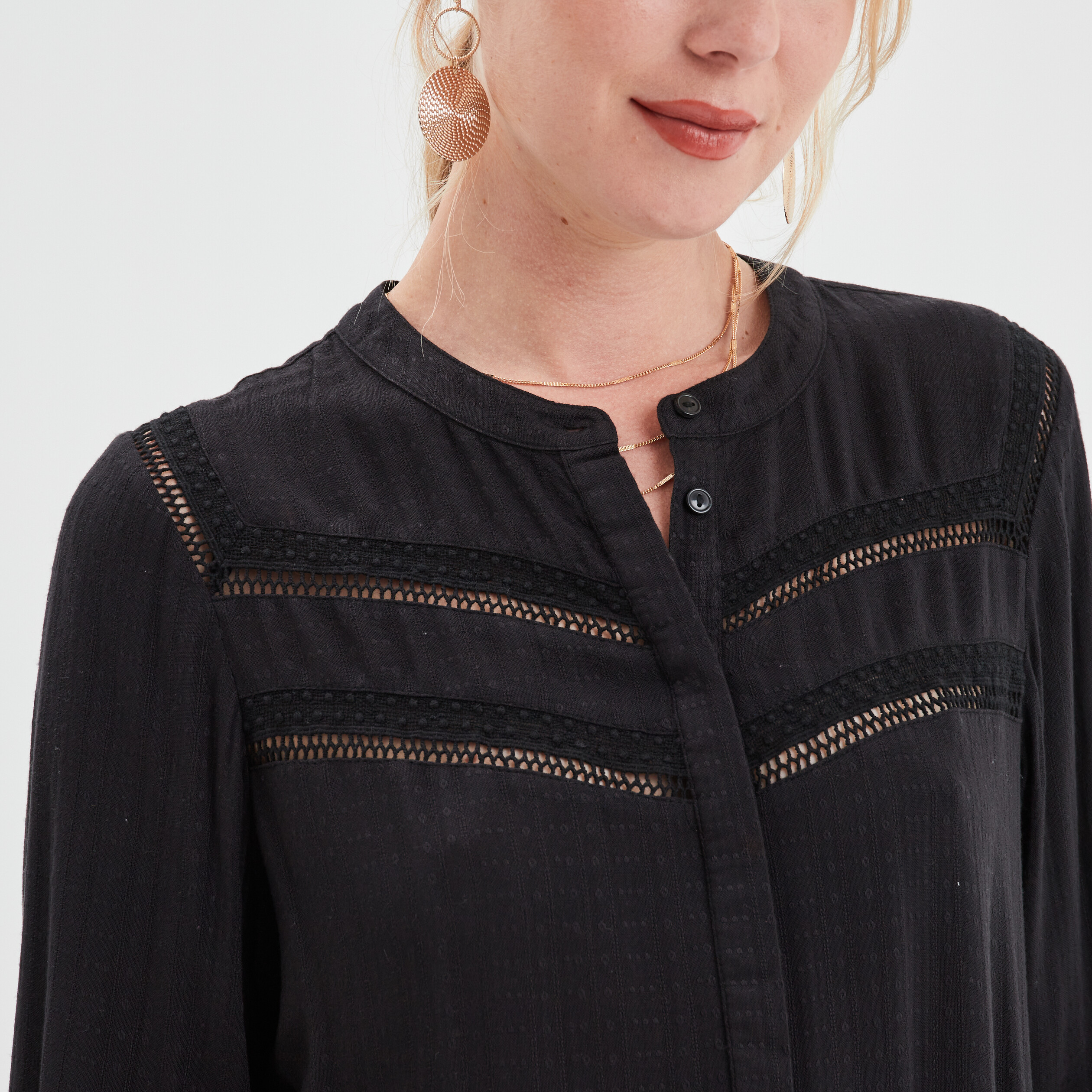 Blouse bandes ajourées col mao Liberto noir femme | La Halle