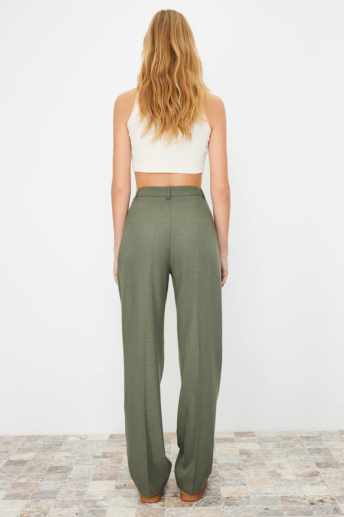 Trendyol Collection  Mintfarbene, gerade/gerade geschnittene, plissierte Webhose in limitierter Auflage TWOAW23PL00401