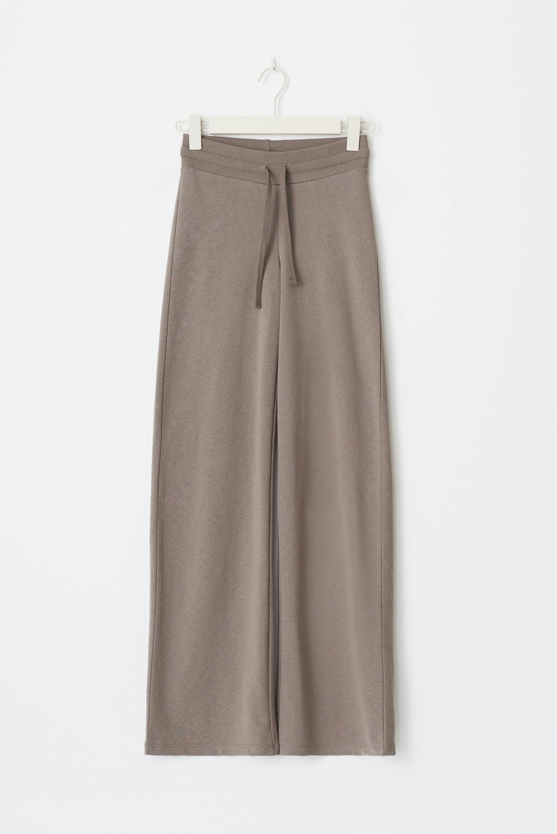 Slim low waist sweatpants