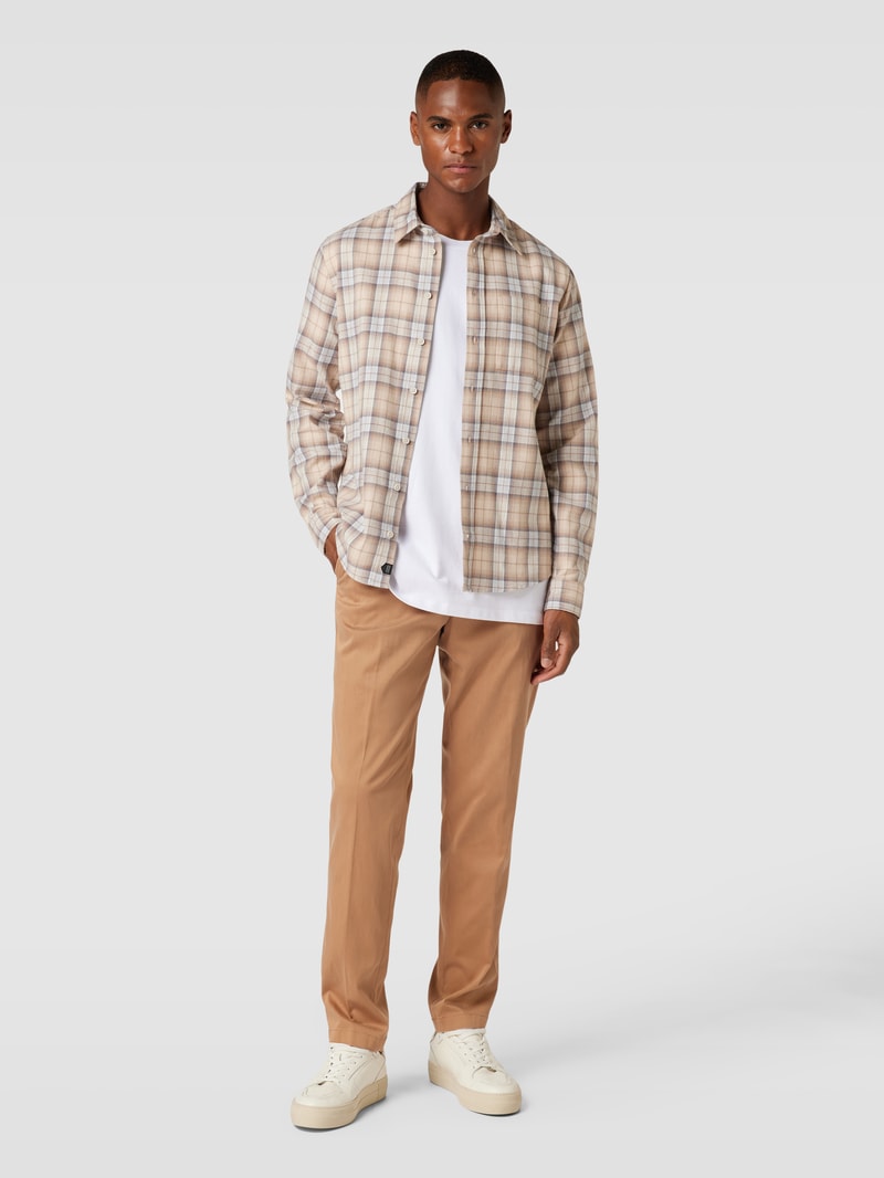 Slim Fit Chino mit französischen Eingrifftaschen in beige