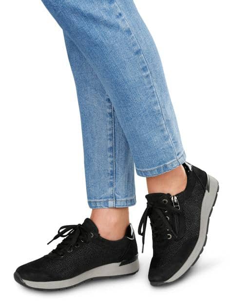 Schnürschuh