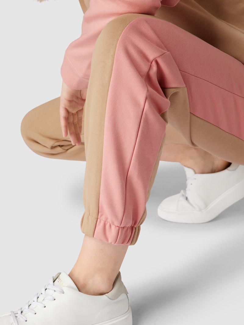 Sweatpants mit elastischen Abschlüssen in sand