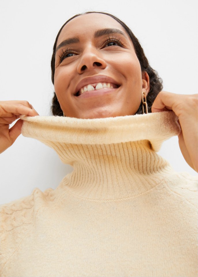 Strickkleid mit Zopfmuster am Ärmel
