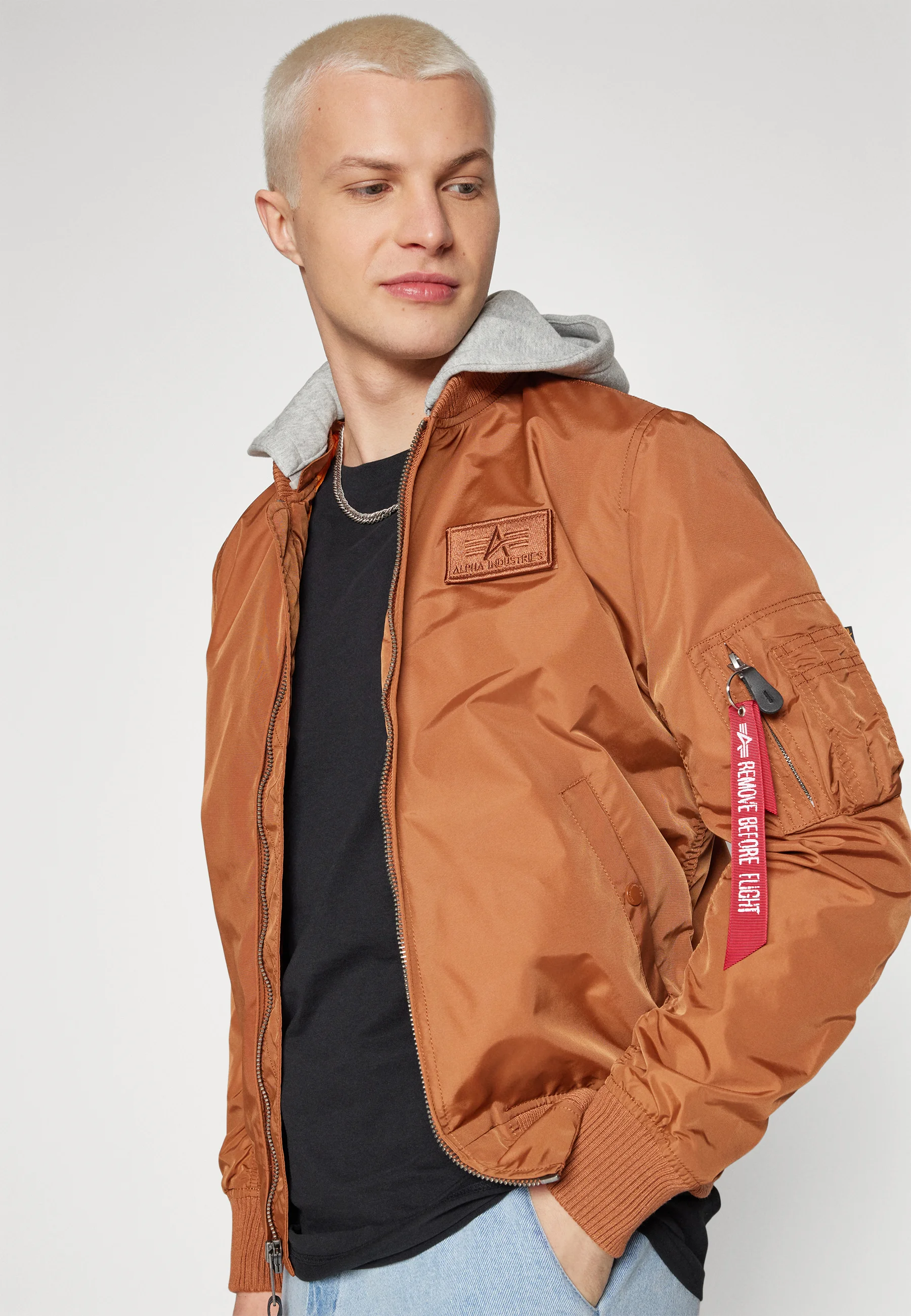 Chaqueta bomber Alpha Industries HOOD