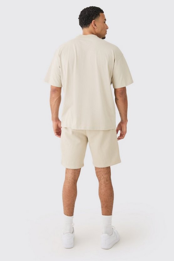 Oversize Man T-Shirt & lockere Shorts