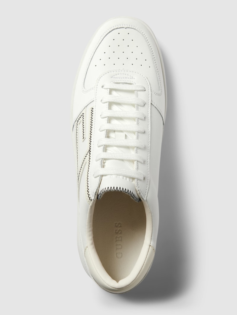 Sneaker aus Leder-Mix mit Label-Details in weiß