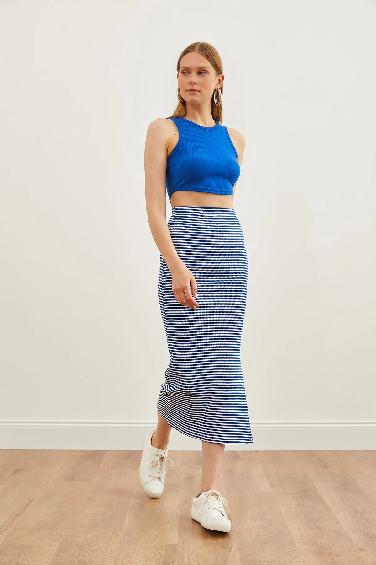Olalook  Blauer gestreifter Lycra-Midirock mit Schlitz für Damen von Saks ETK-19000242