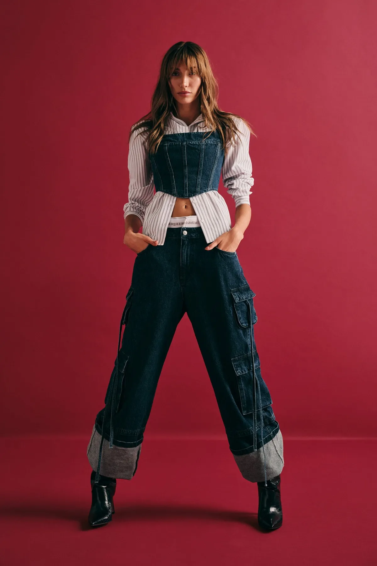 Trendyol Collection  X Sagaza Studio Blaue Jeans mit Taschendetails TPRAW23JE00005