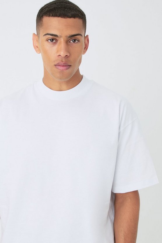 Oversize Man T-Shirt & Jacquard Shorts