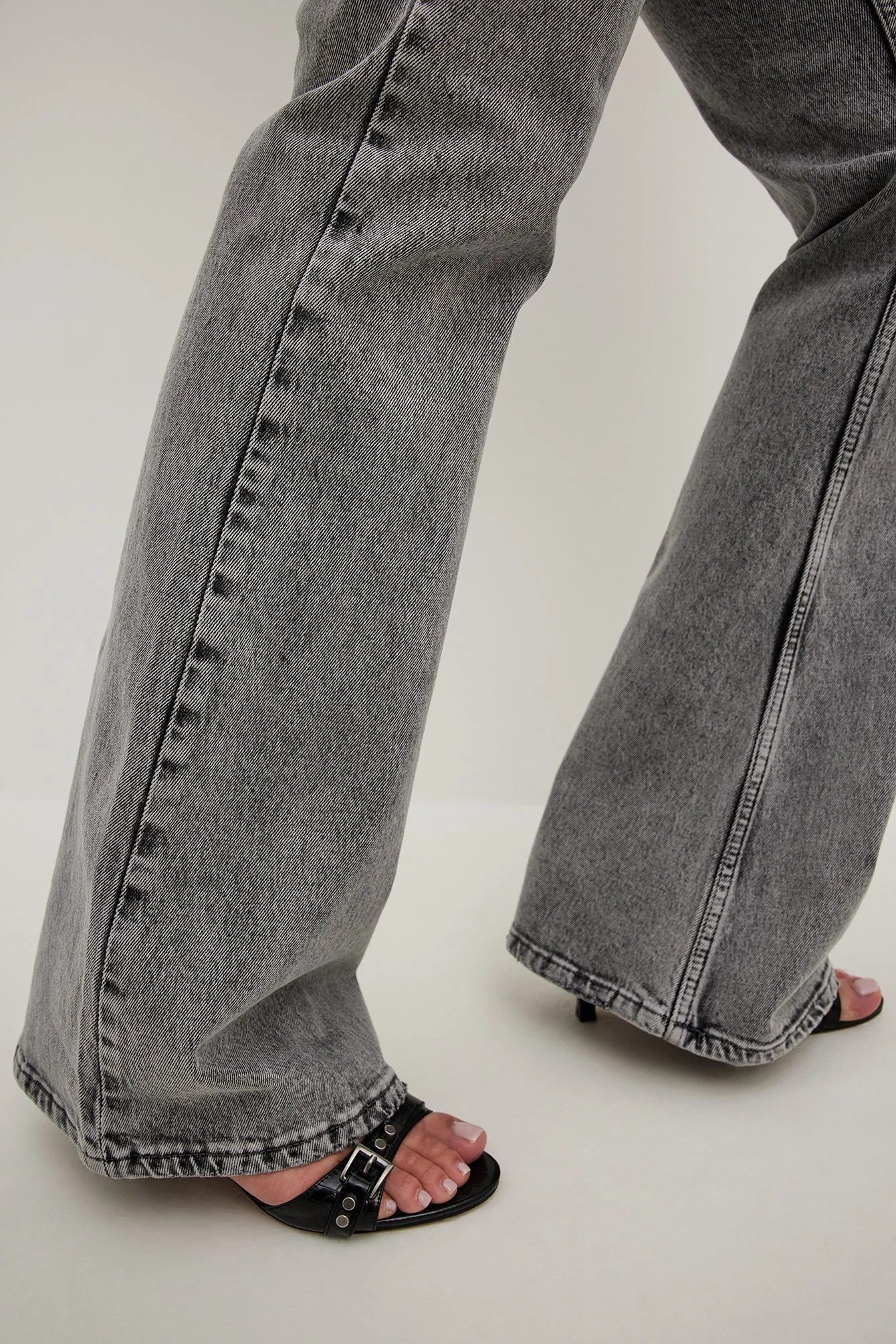 Ausgestellte Jeans mit hoher Taille
