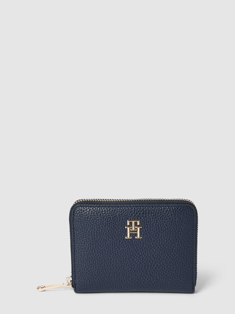 Portemonnaie mit Label-Applikation in marineblau