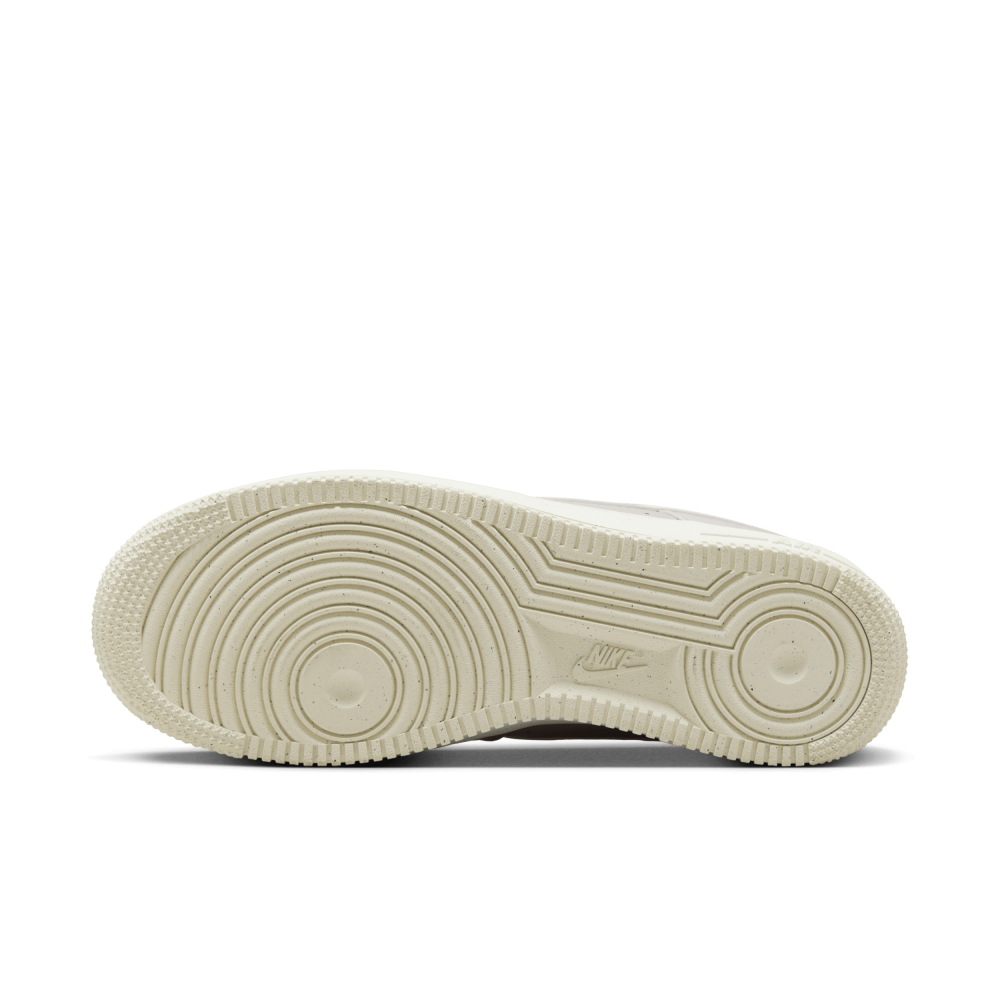 Nike Air Force 1 07 SE DV3808-001 / lila
