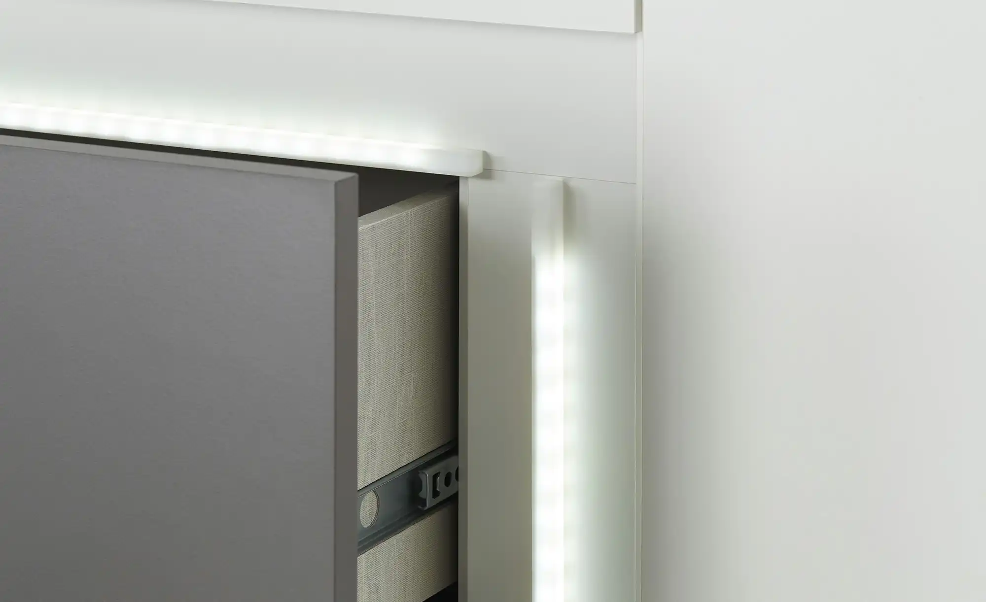 Kleiderschrank