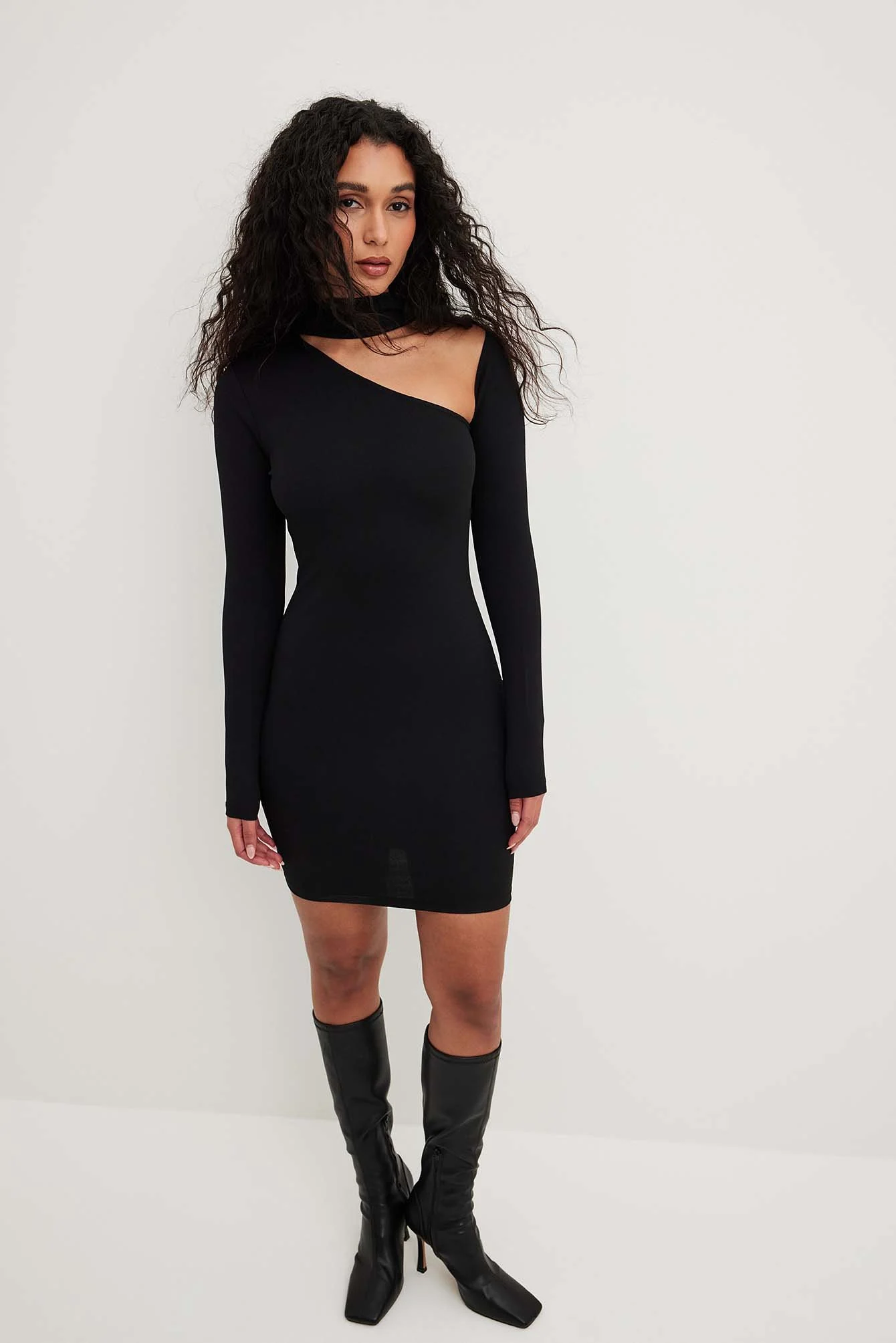 Asymmetrisches Minikleid