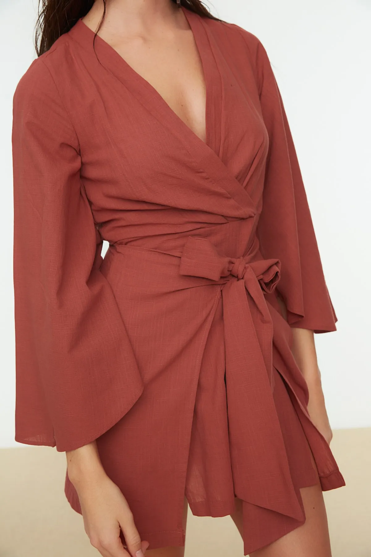 Trendyol Collection  Dusty Rose Mini-Strandkleid zum Binden aus 100 % Baumwolle TBESS21EL3208