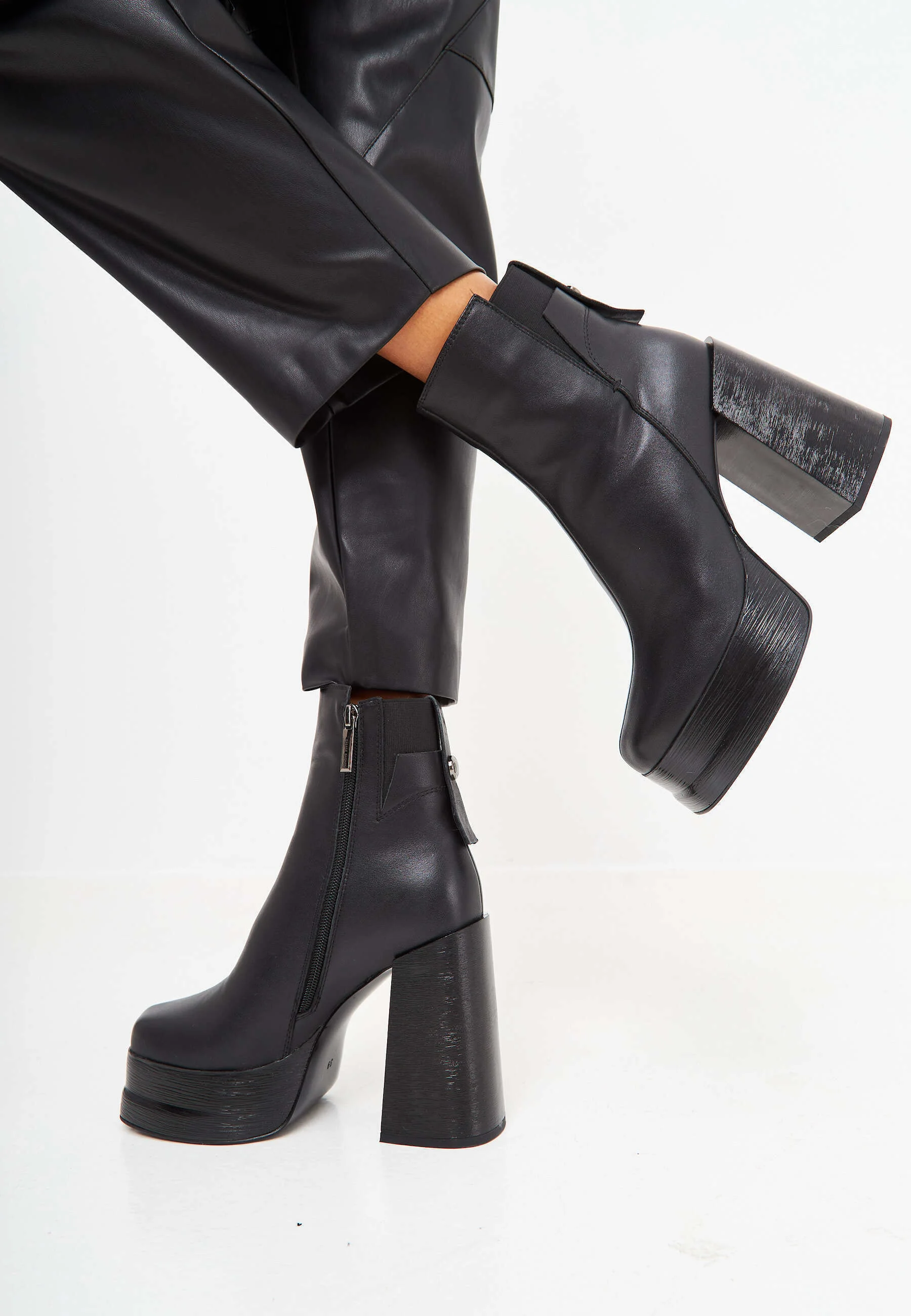 Botines de plataforma Cesare Gaspari