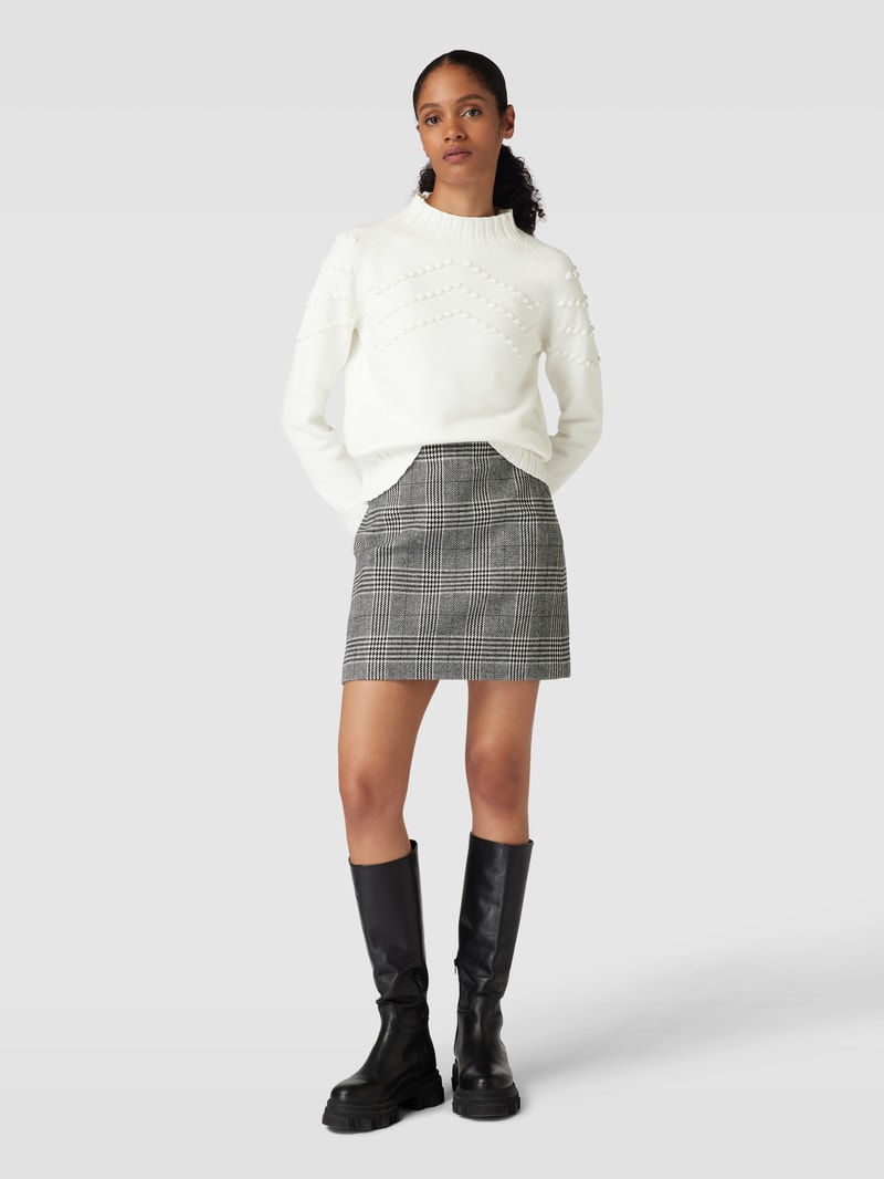 Strickpullover mit Stehkragen in offwhite