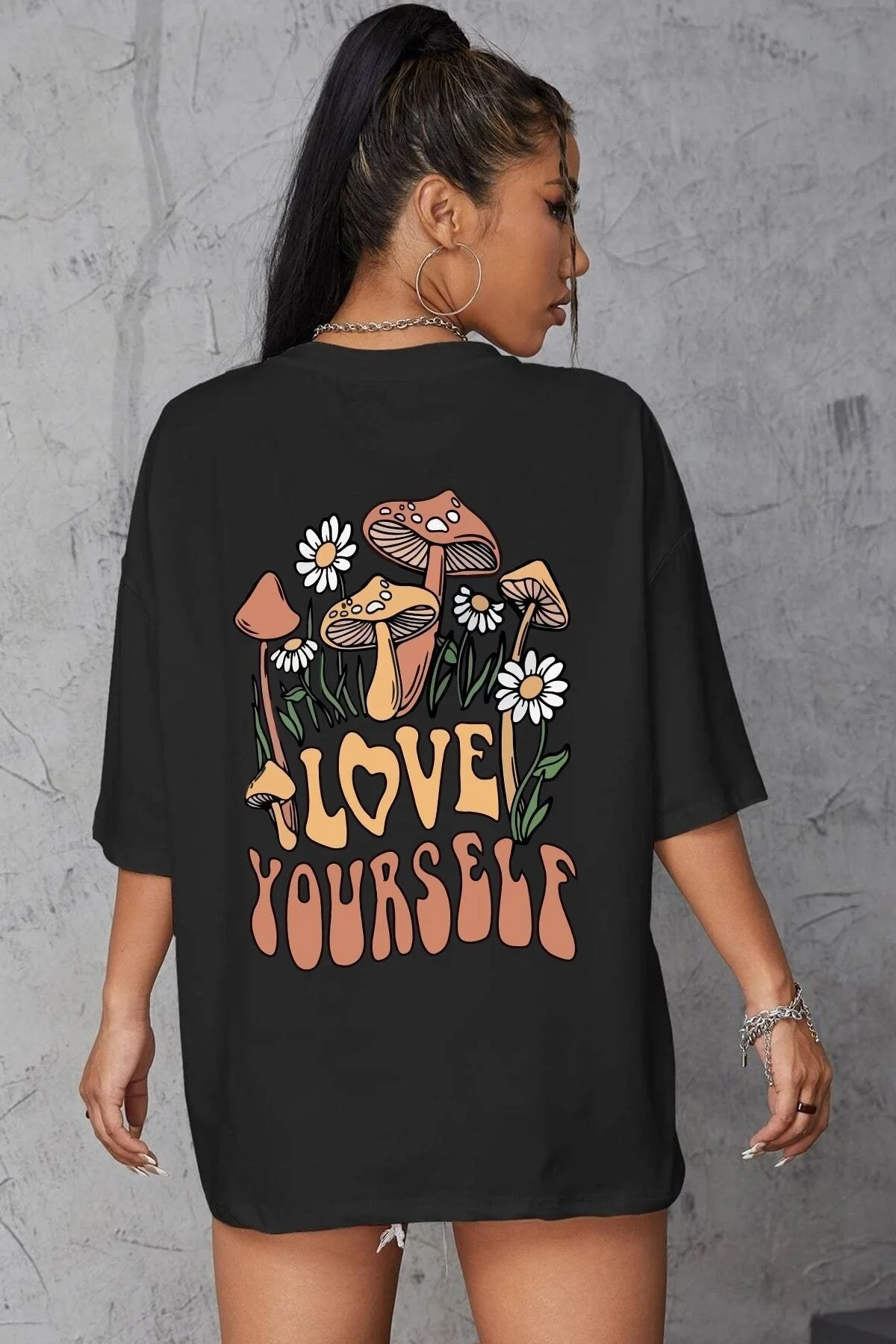uyguntarz  Unisex-T-Shirt mit „Love Yourself“-Aufdruck