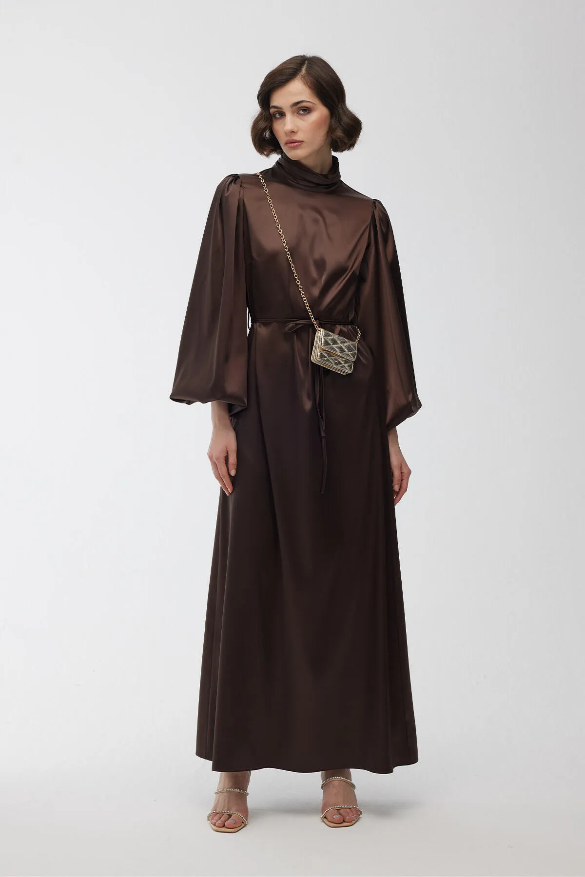 Manuka  Abendkleid aus Satin mit Ballonärmeln in Braun