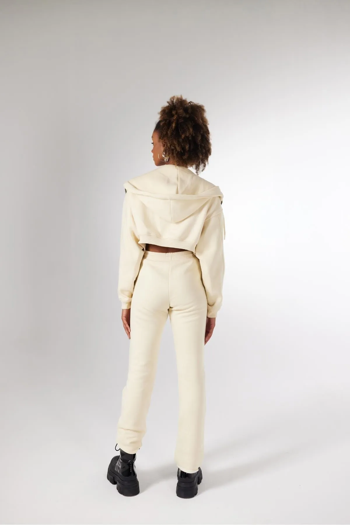 HOLLY LOLLY  Damen-Jogginghose in Beige mit hoher Taille und geradem Schnitt in Roségold