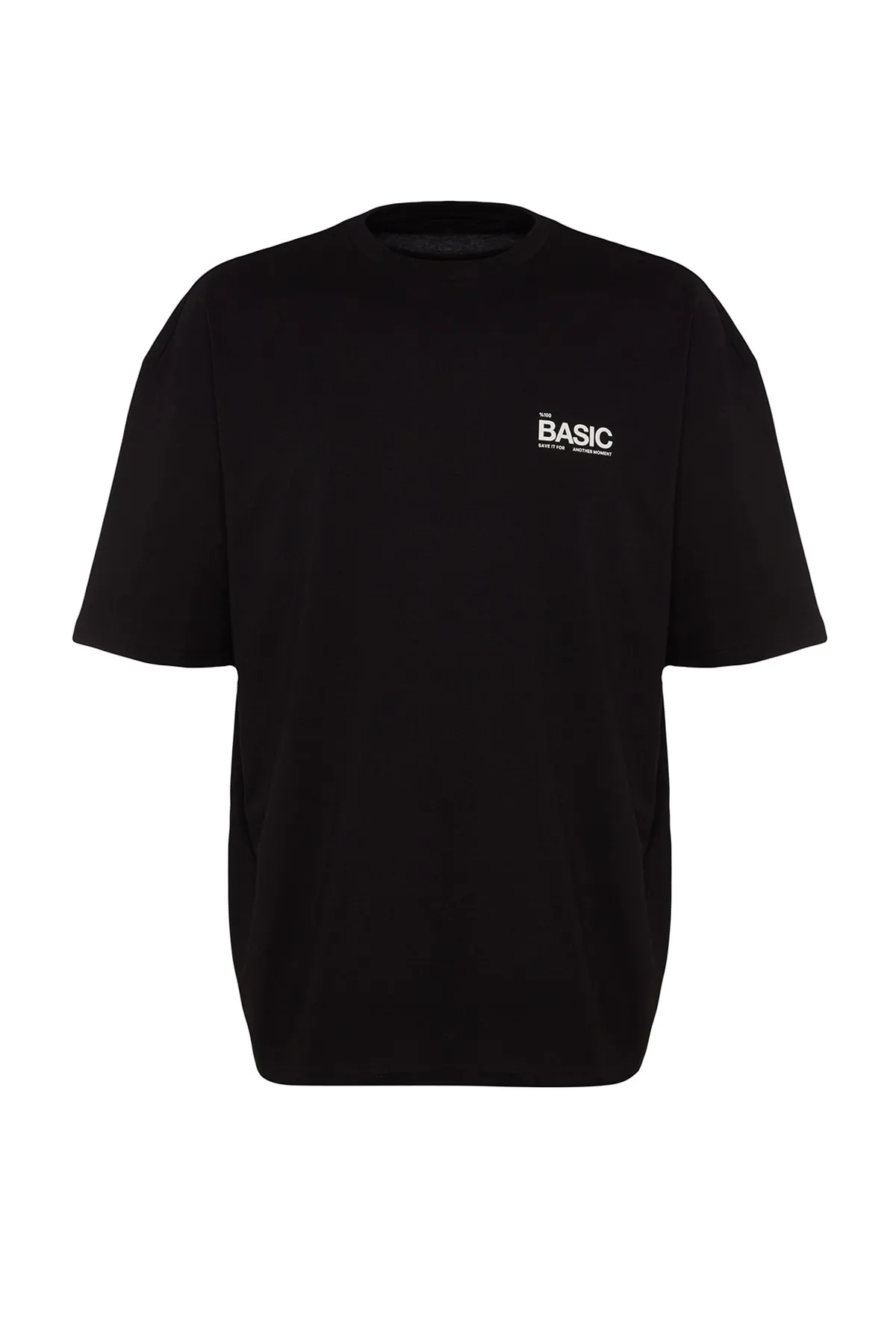 Trendyol Collection  Schwarzes, übergroßes/weit geschnittenes, kurzärmliges T-Shirt aus 100 % Baumwolle mit Textdruck TMNSS23TS00263