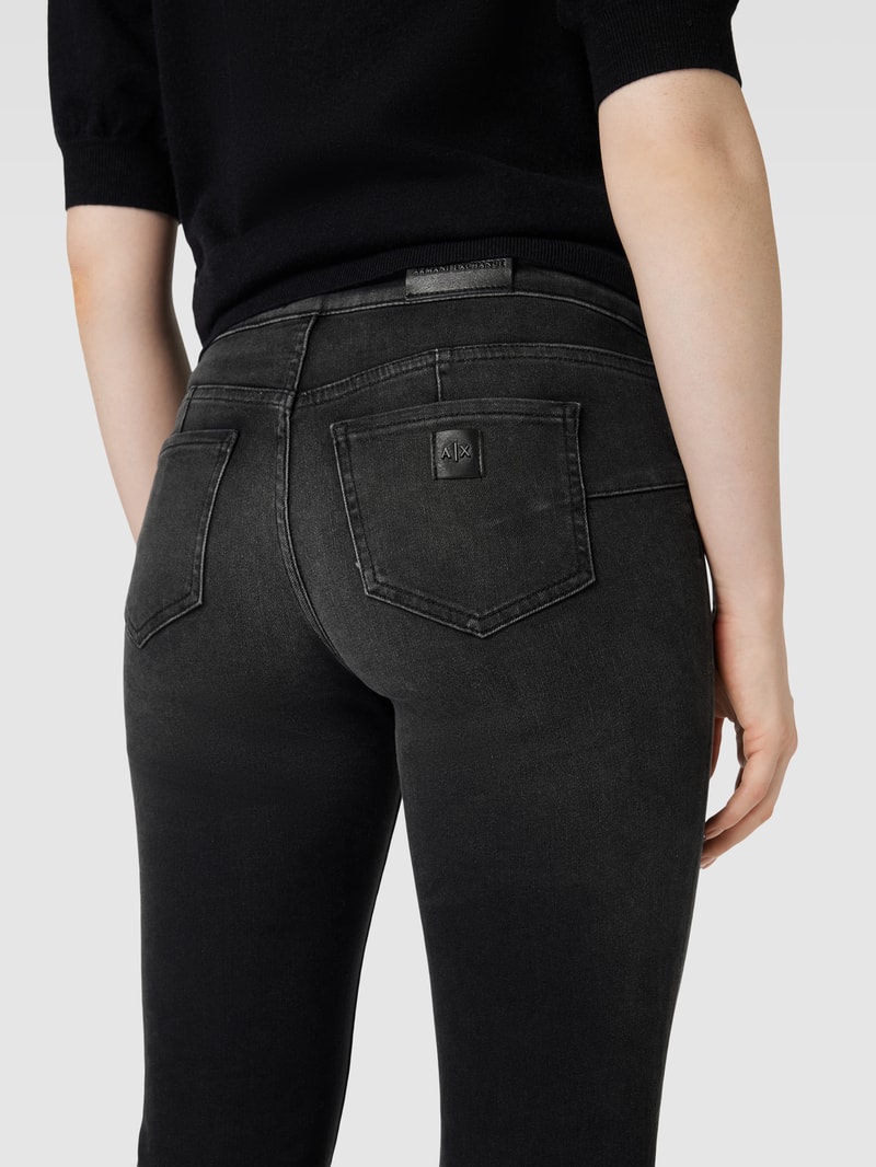 Slim Fit Jeans mit Label-Patch in dunkelgrau