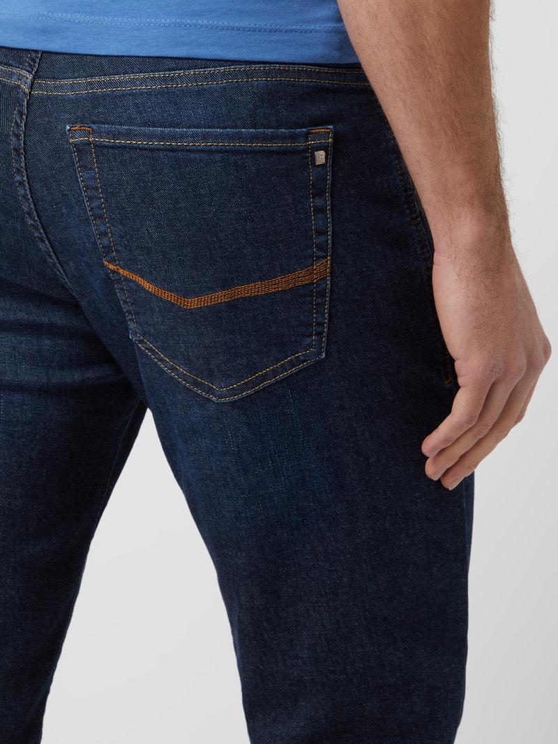 Tapered Fit Jeans mit Stretch-Anteil Modell 'Lyon' - 'Futureflex' in dunkelblau
