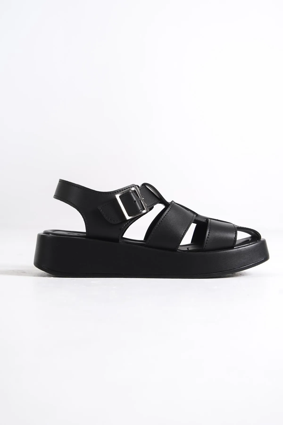 Capone Outfitters  Capone Gladiator Riemchen-Keilabsatz, schwarze Damen-Flatform-Sandalen