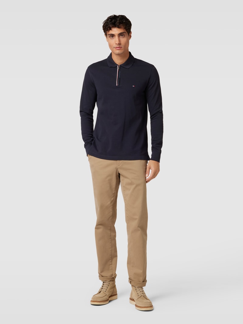 Slim Fit Poloshirt mit Label-Details in marineblau