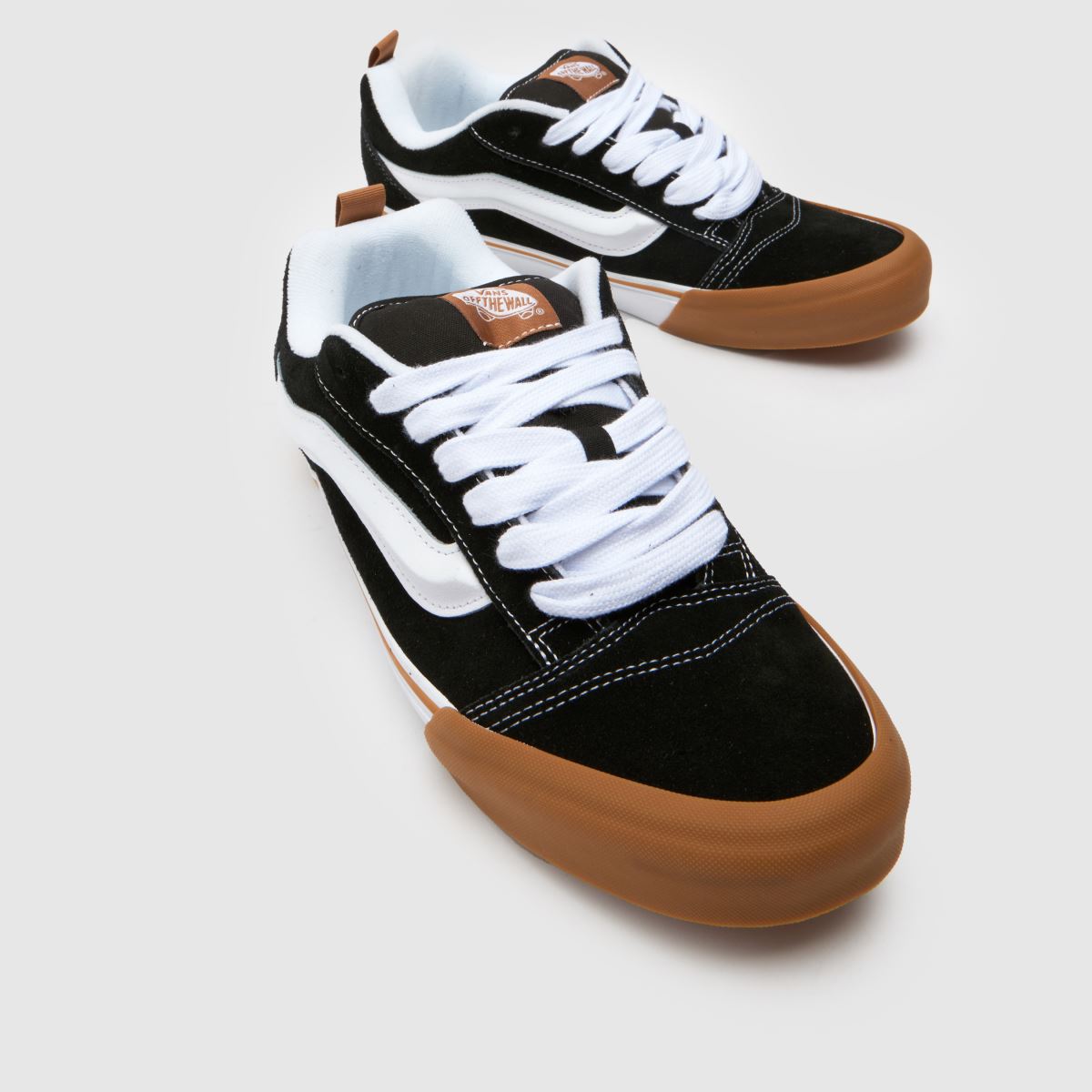 Vans knu skool sneakers i svart och vitt