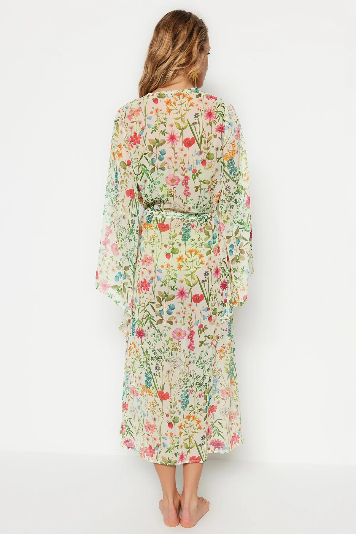 Trendyol Collection  Gewebter Maxi-Kimono und Kaftan mit Blumenmuster und Gürtel TBESS23KM00029