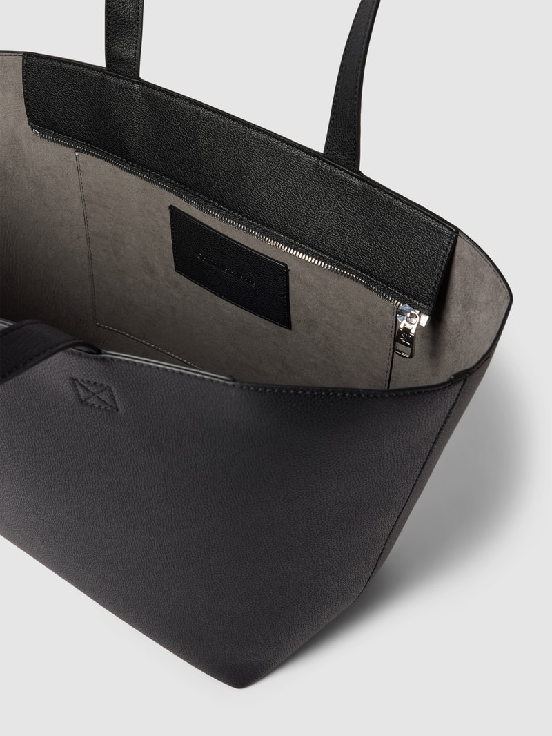 Shopper mit Label-Detail in black