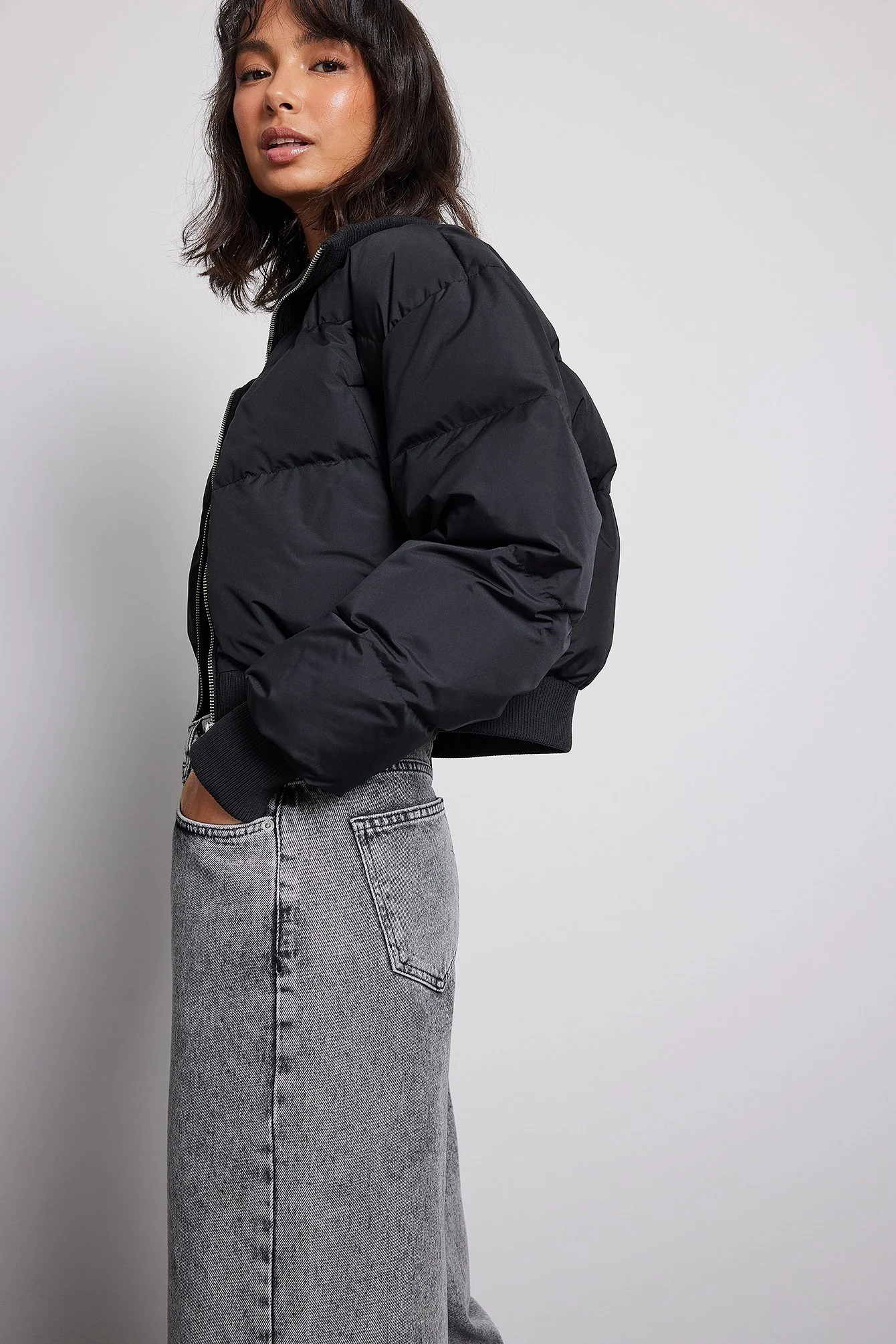 Gefütterte Cropped-Jacke mit Daunenmischung