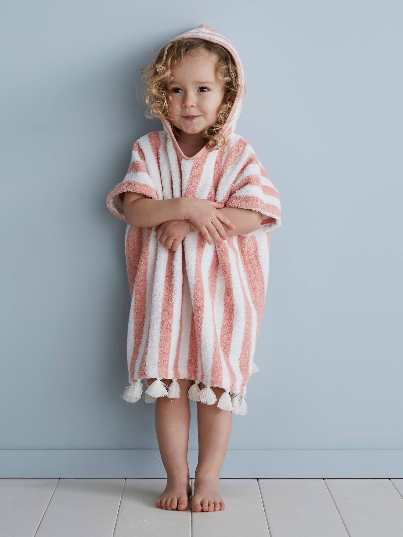 Poncho de bain bébé à rayures personnalisable rose