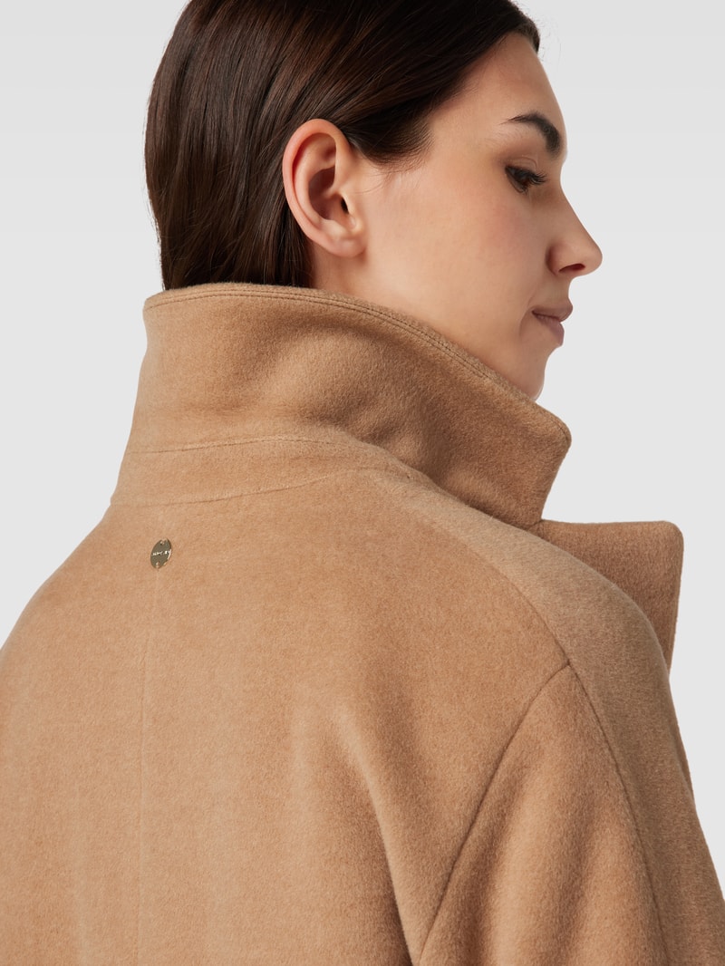 Mantel mit Reverskragen in camel
