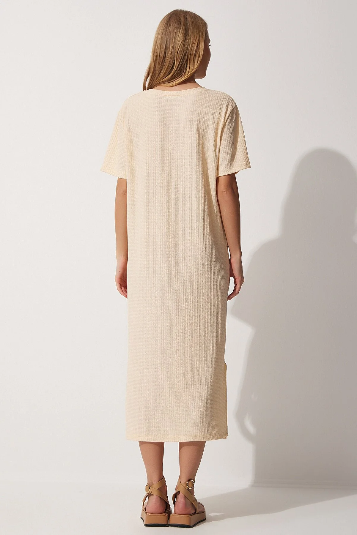 Happiness İstanbul  Cremefarbenes, lockeres, langes, tägliches Sommer-Strickkleid für Damen DZ00076