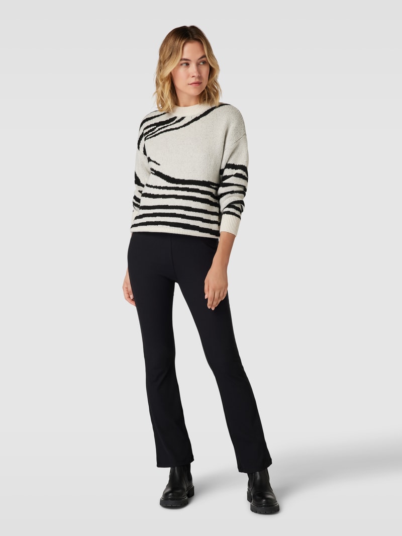Strickpullover mit überschnittenen Schultern Modell 'ALIRA' in offwhite