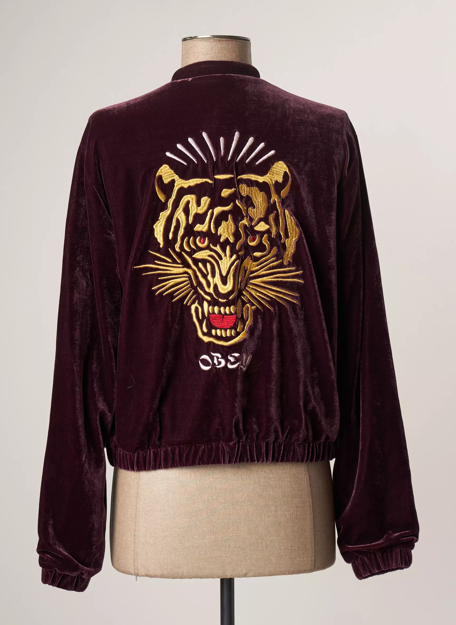 Obey Blousons Femme couleur rouge