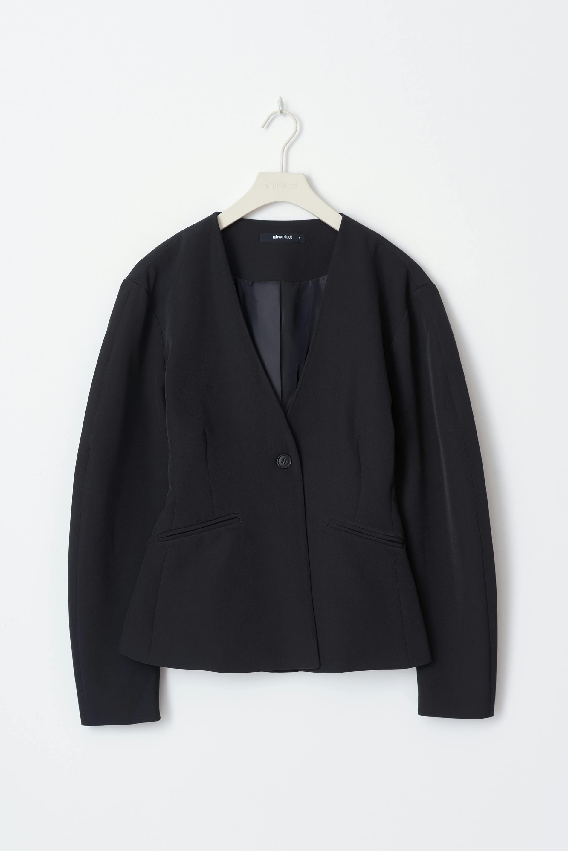 Sculpted blazer