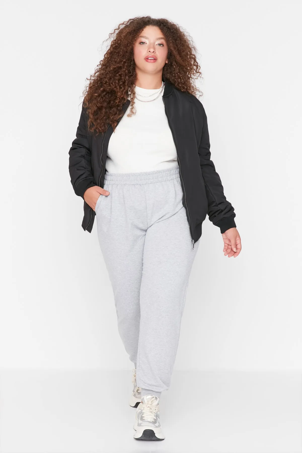 Trendyol Curve  Große Größen in Sweathose - Grau - Relaxed