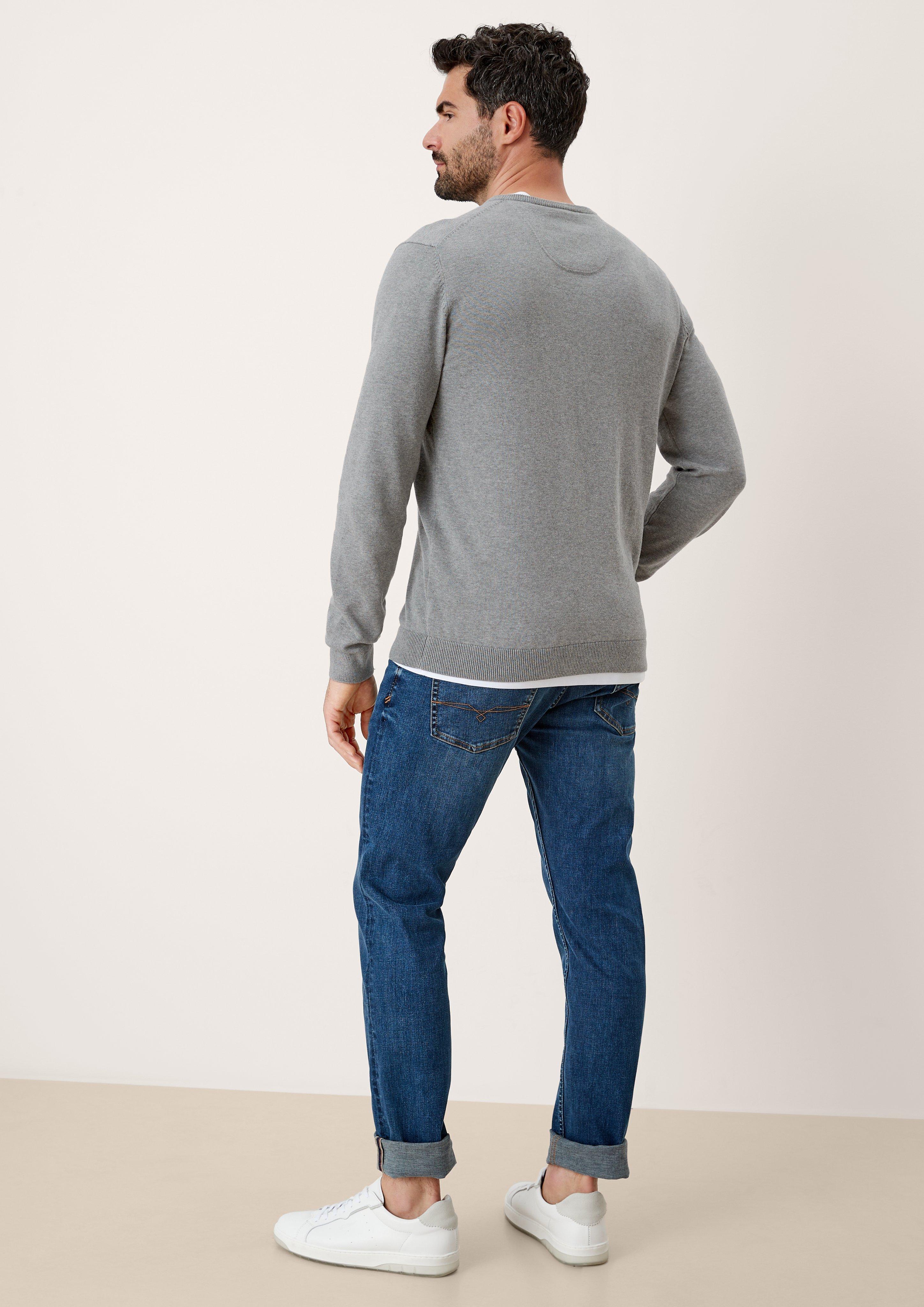 Feinstrickpulli mit V-Ausschnitt  03.899.61.7623-92W0