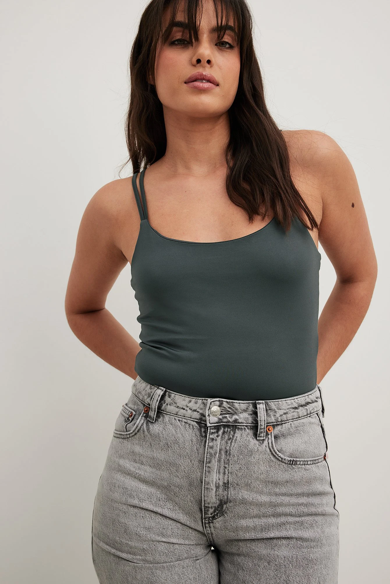 Body mit doppelten Trägern