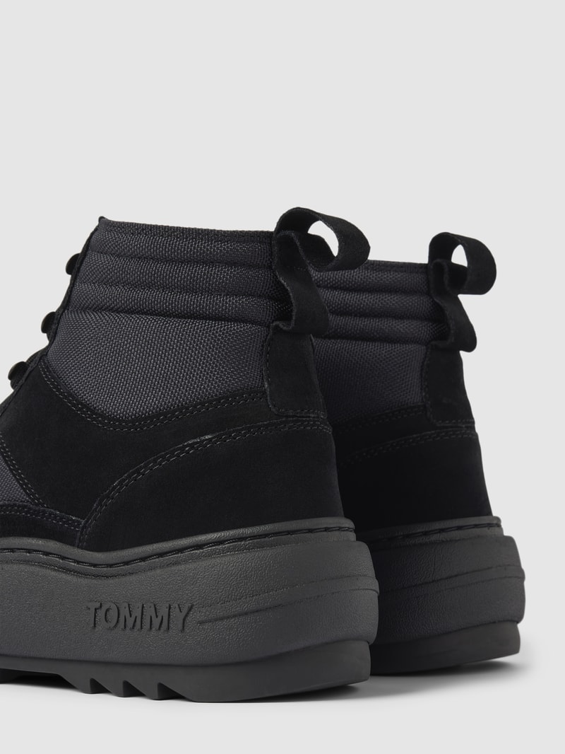 Boots mit Label-Details in schwarz